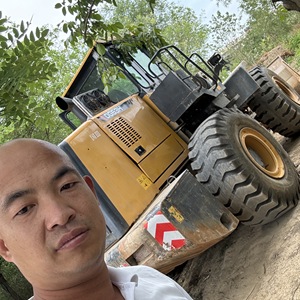 山推50系装载机