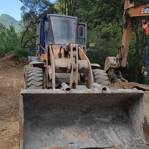 龙工833装载机