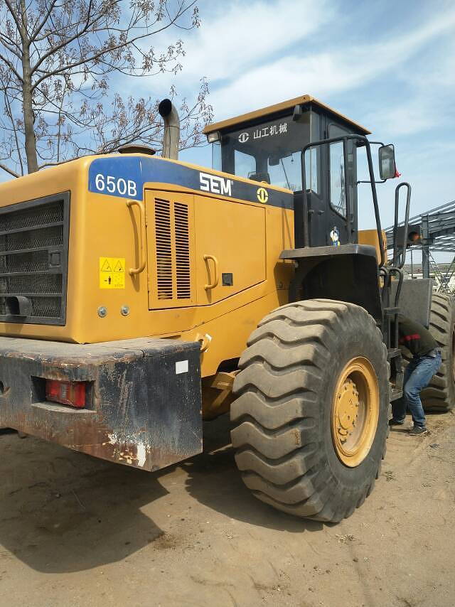 山工650b装载机