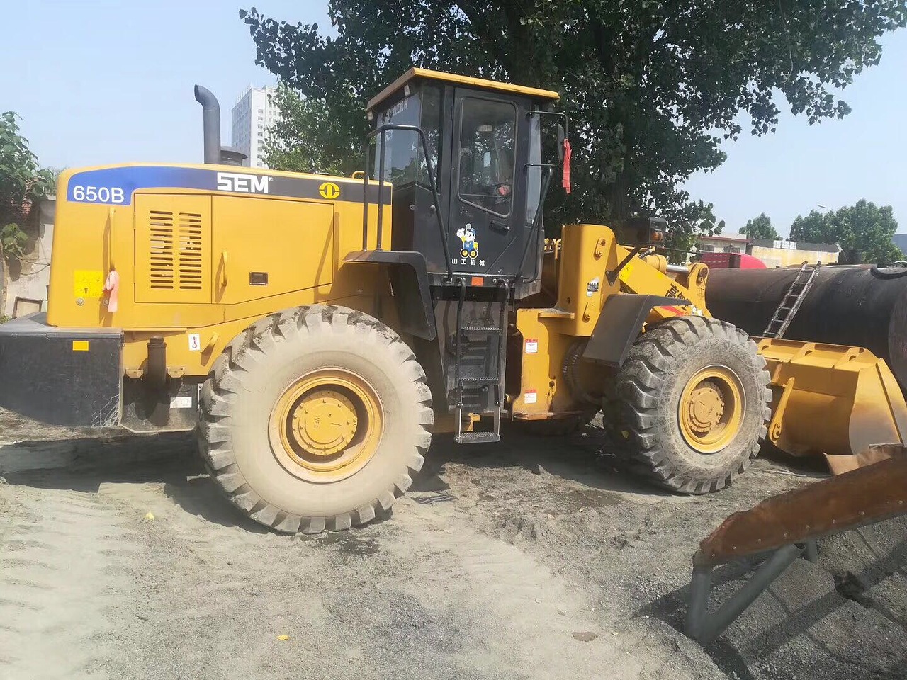山工650b装载机