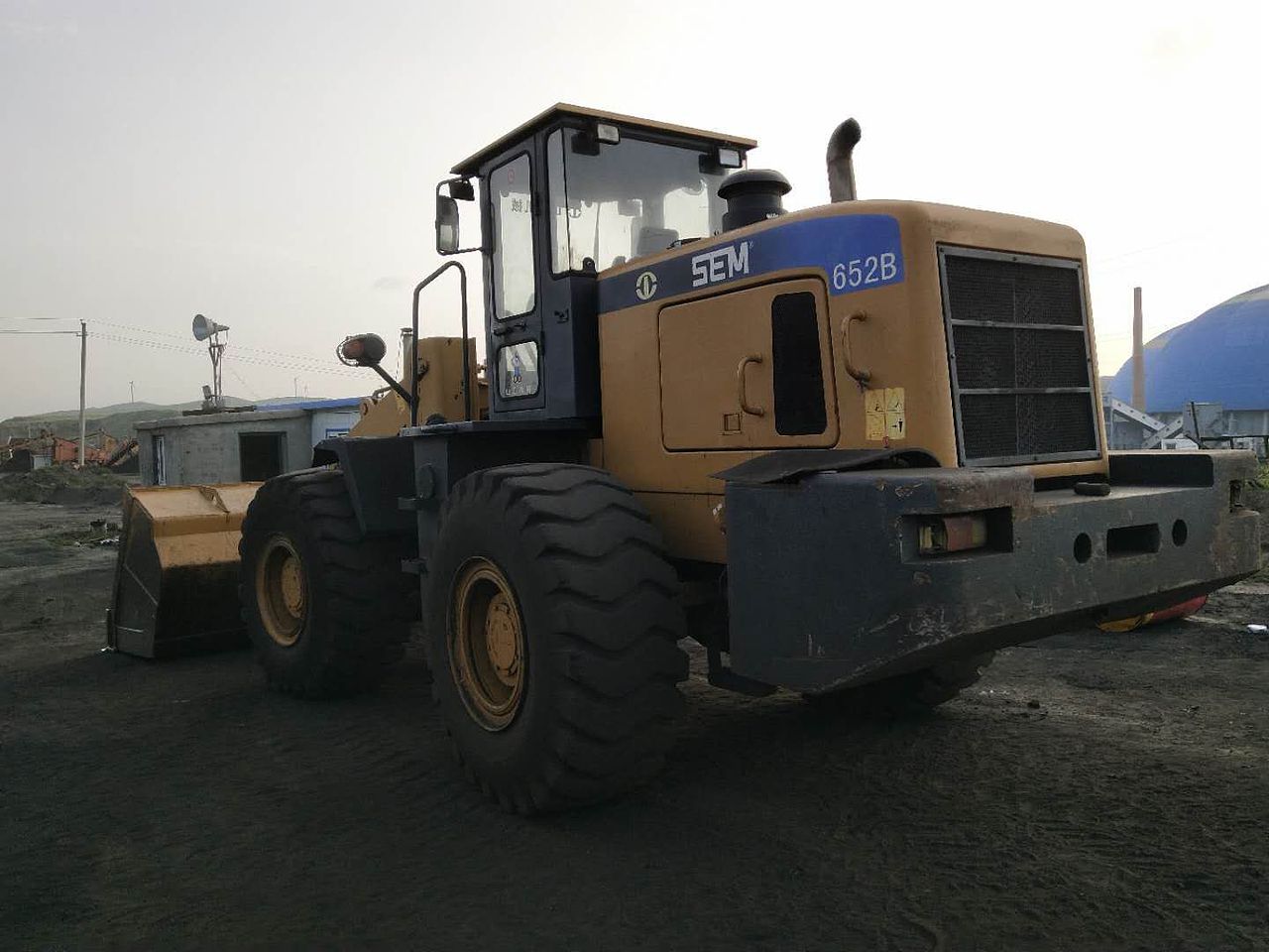 山工652b装载机