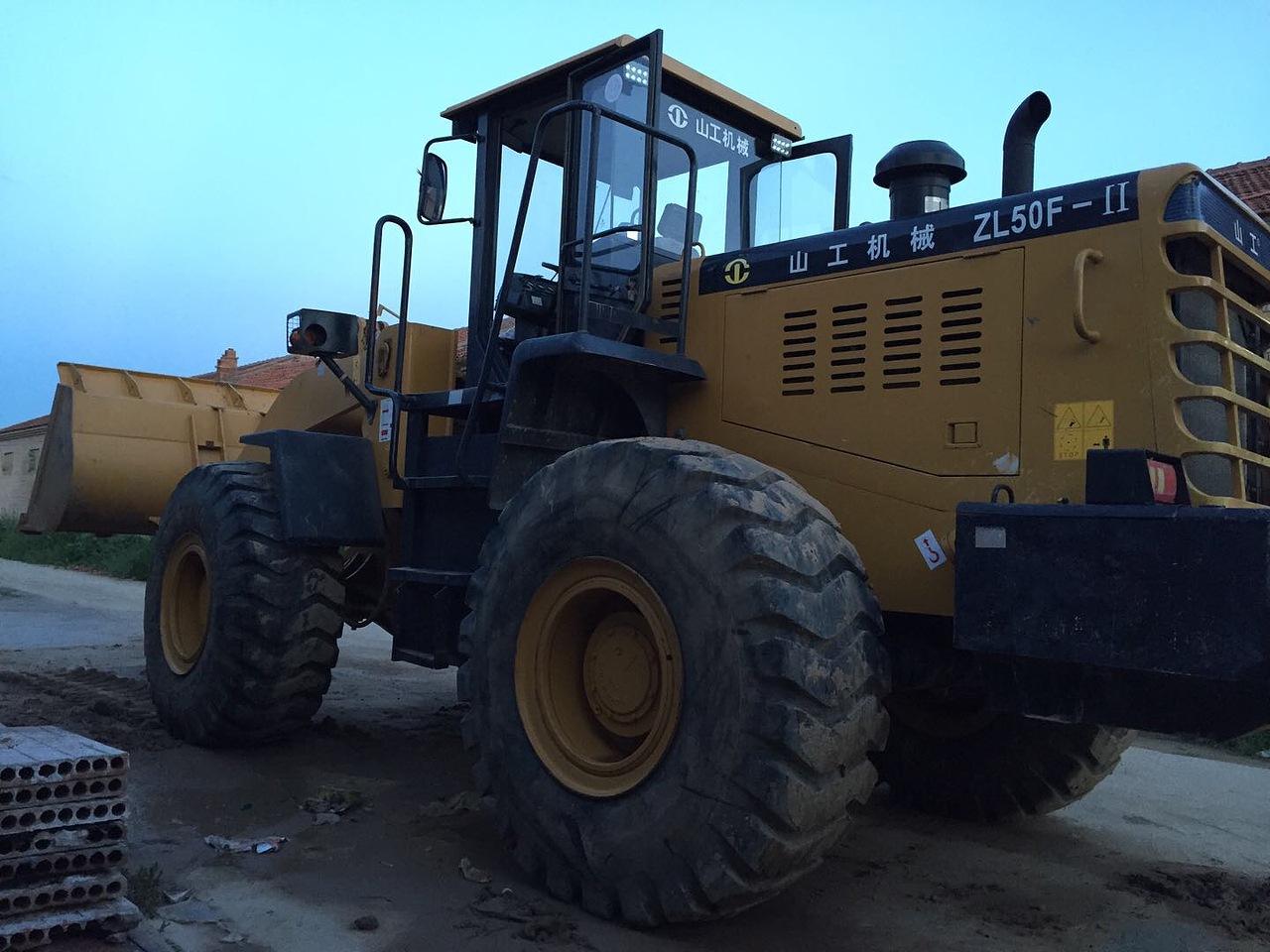 【张家口市二手山工50f-2装载机_二手山工50f-2装载机价格面议】_铲车