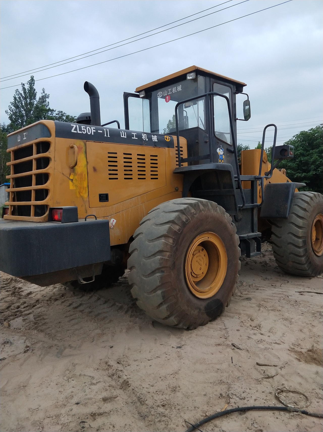 山工50f-2装载机