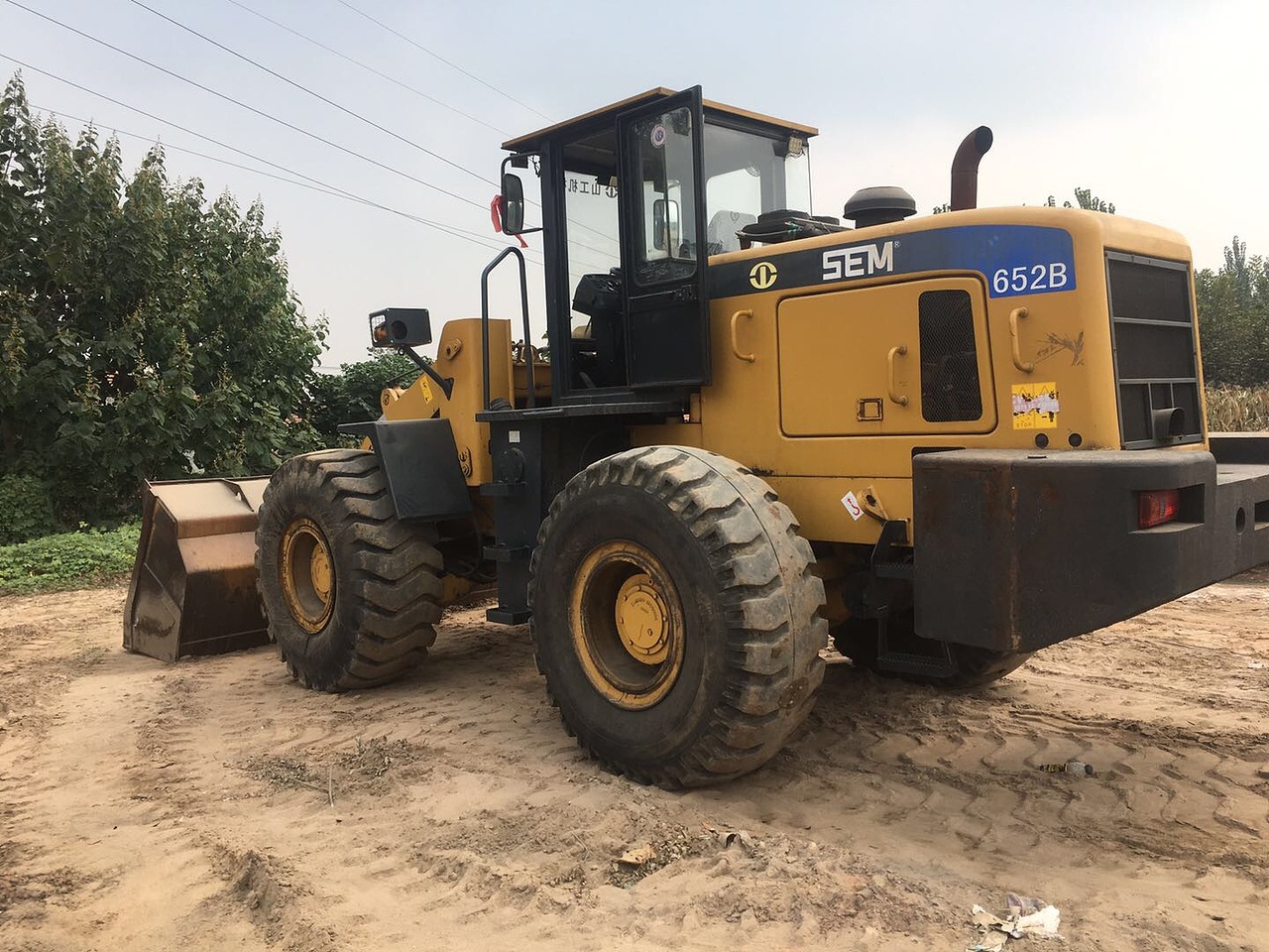 山工652b装载机