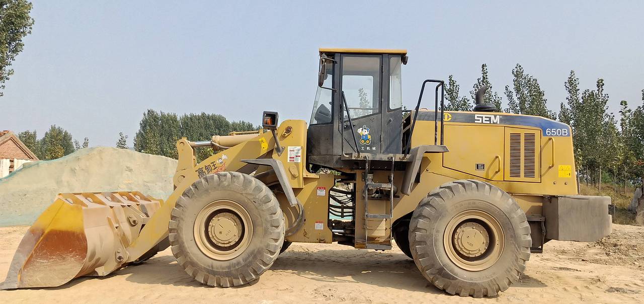 山工650b装载机