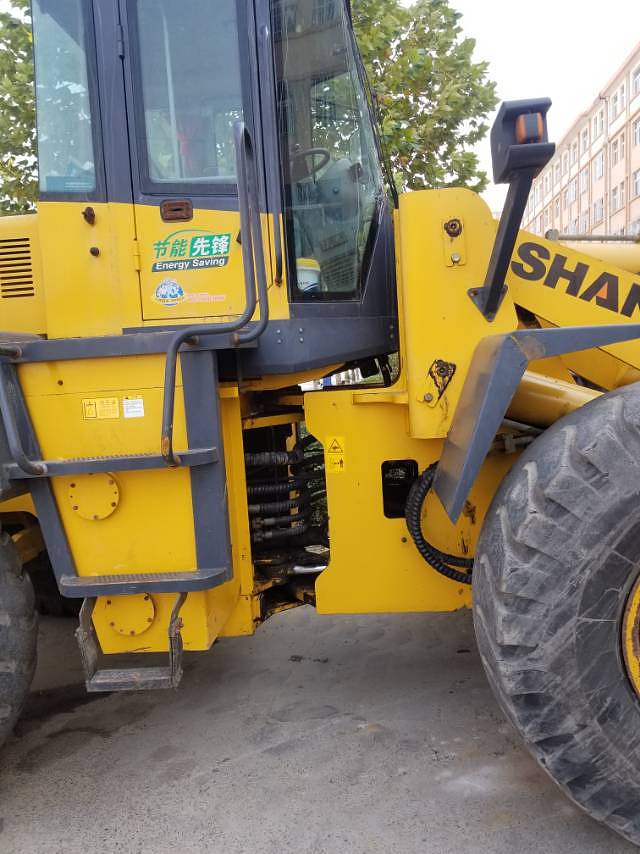 山推50系装载机