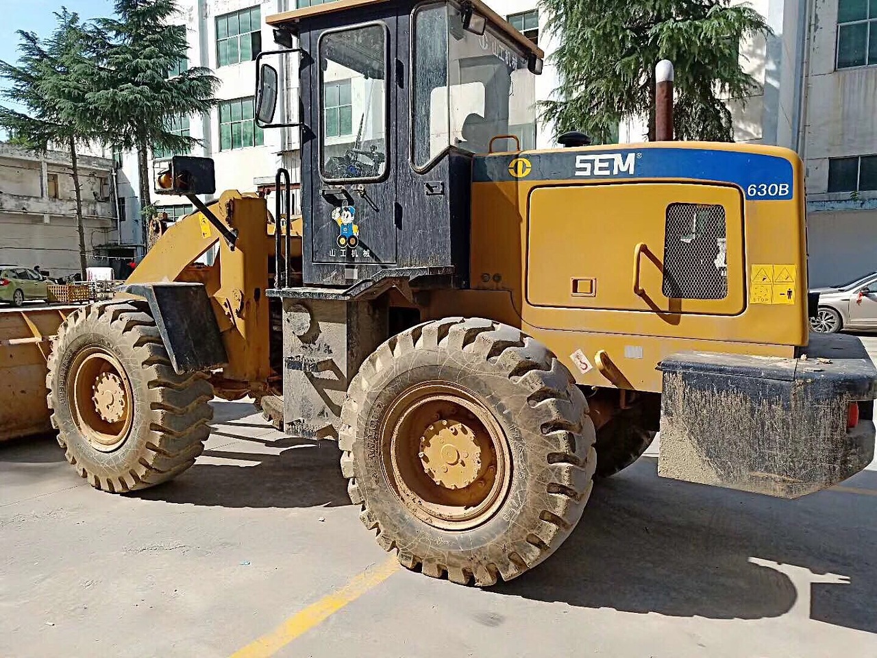 山工30系装载机