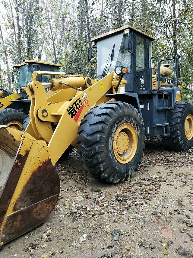 山工50f-2装载机
