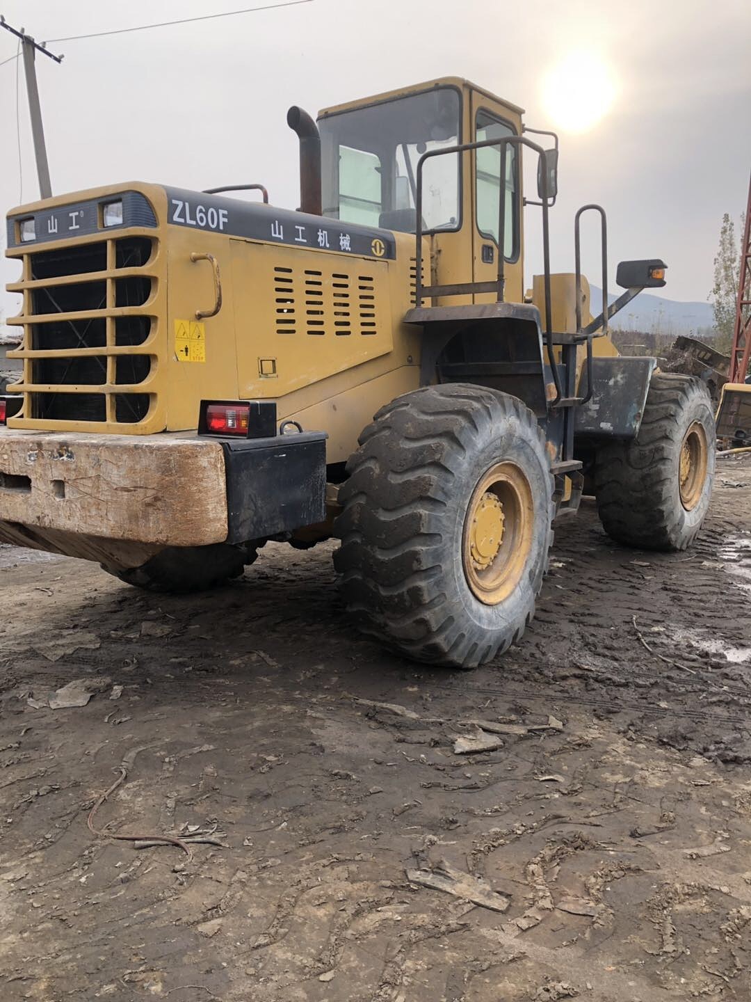 山工60以上装载机