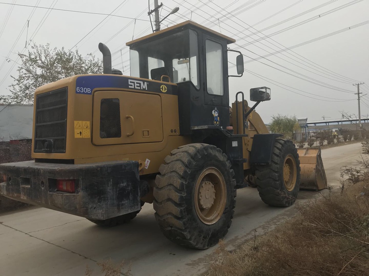 山工30系装载机