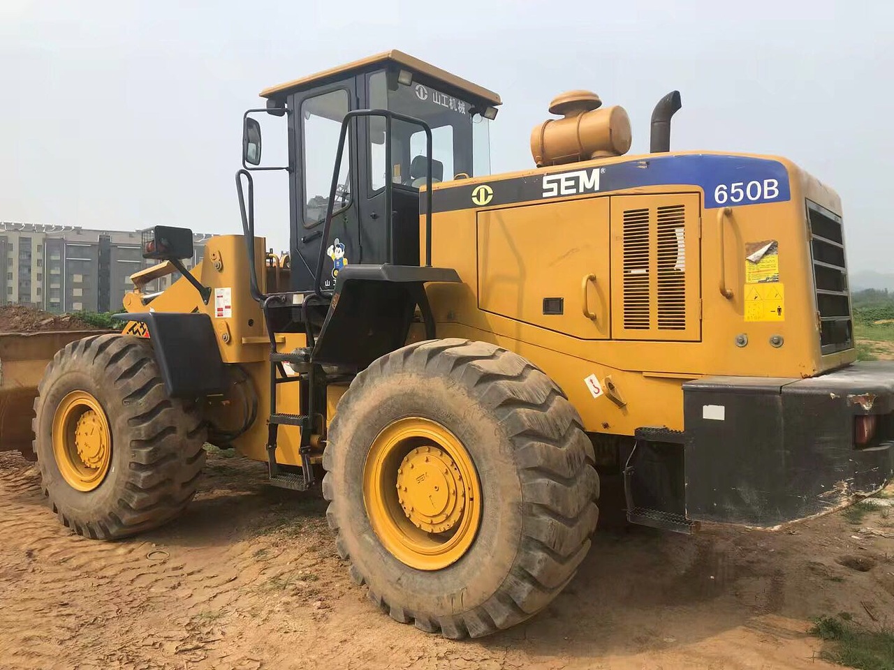 山工650b装载机