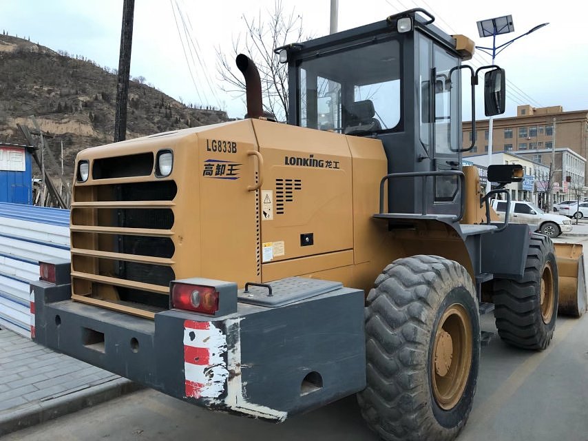 龙工833b装载机