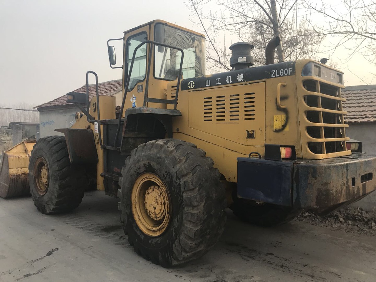 山工60以上装载机