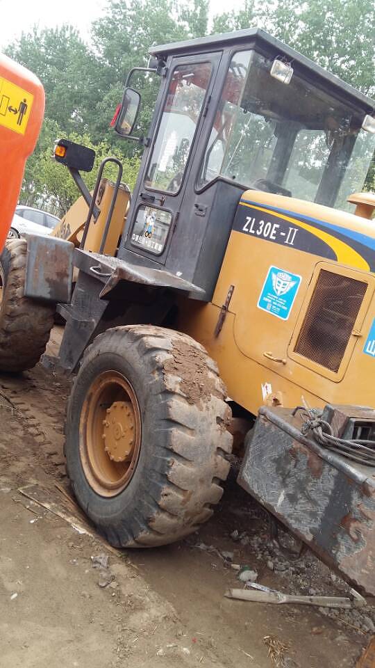 山工30系装载机