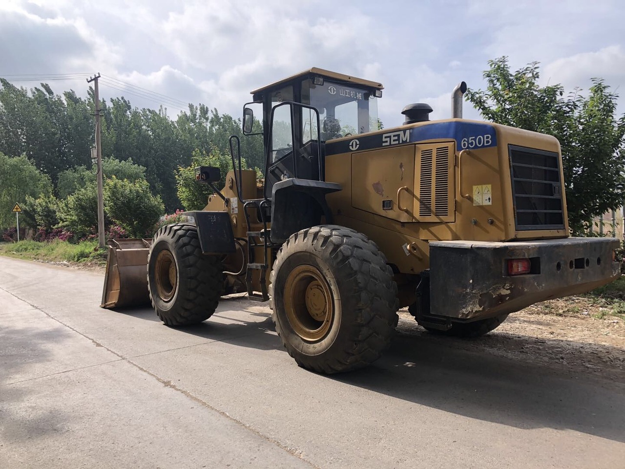山工650b装载机