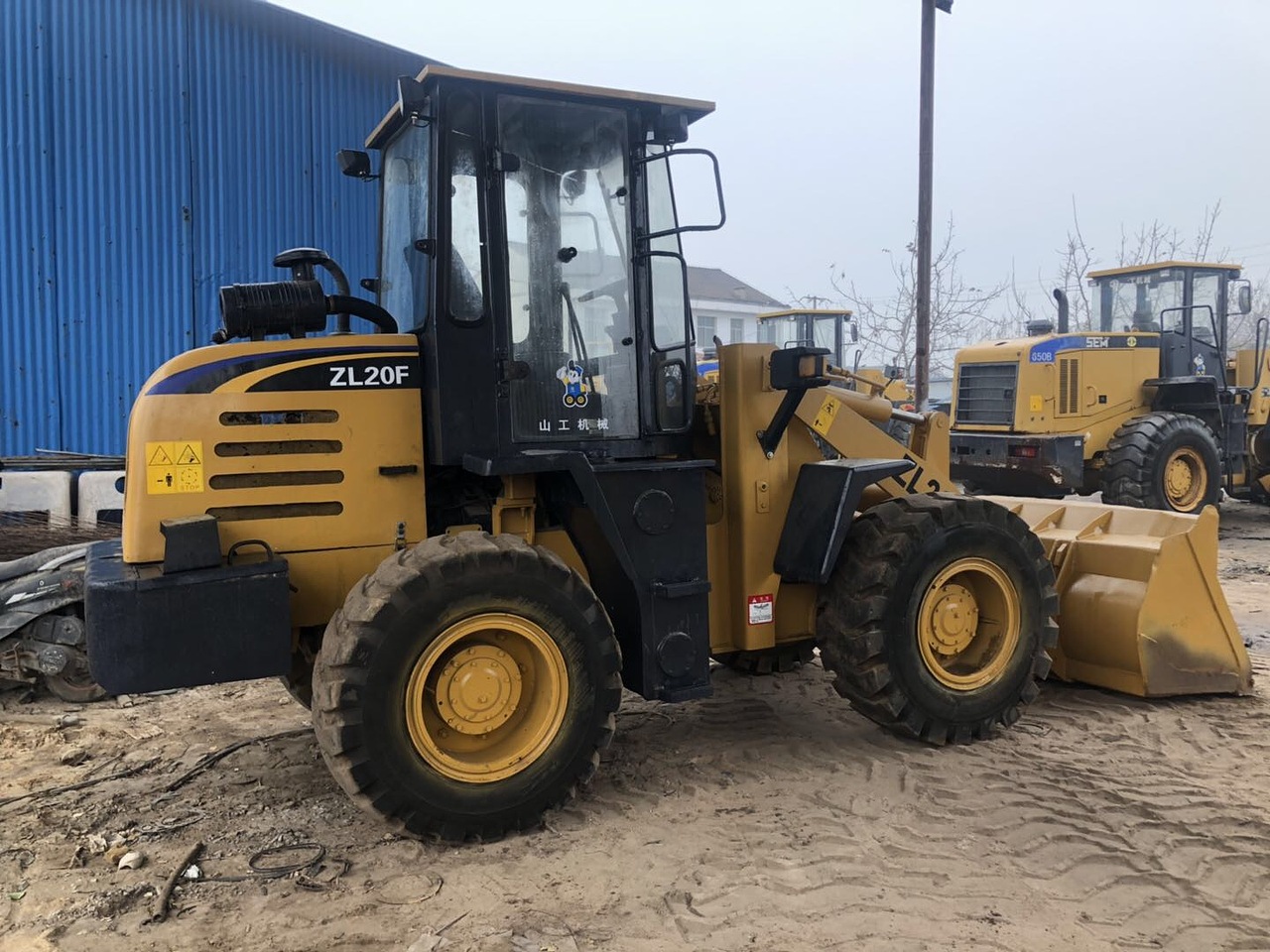山工20系装载机