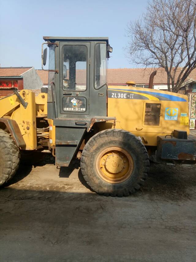 山工30系装载机