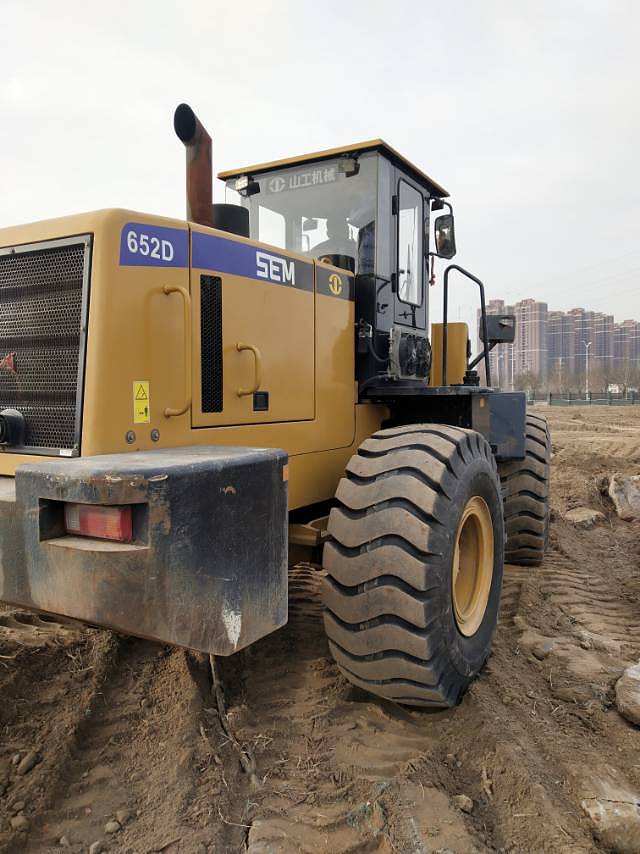 山工652b装载机