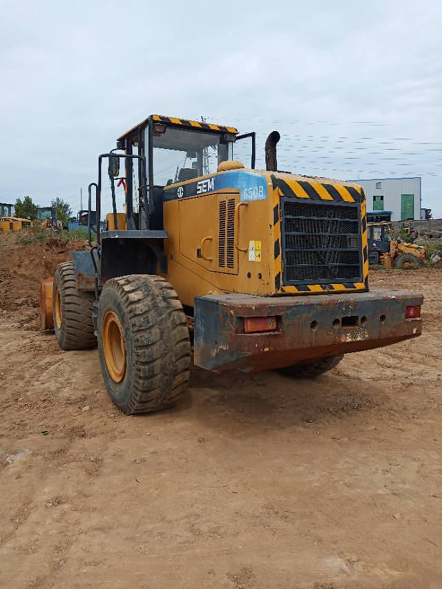 山工650b装载机