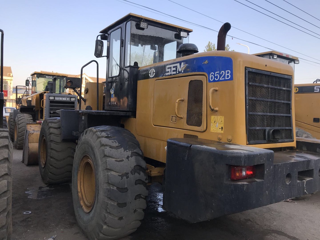 山工652b装载机