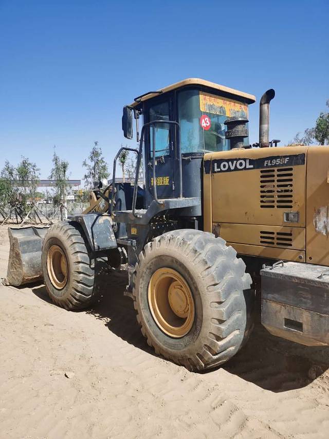 雷沃50系装载机