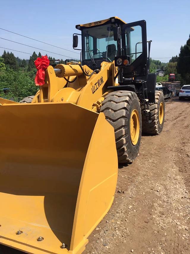 山工60以上装载机