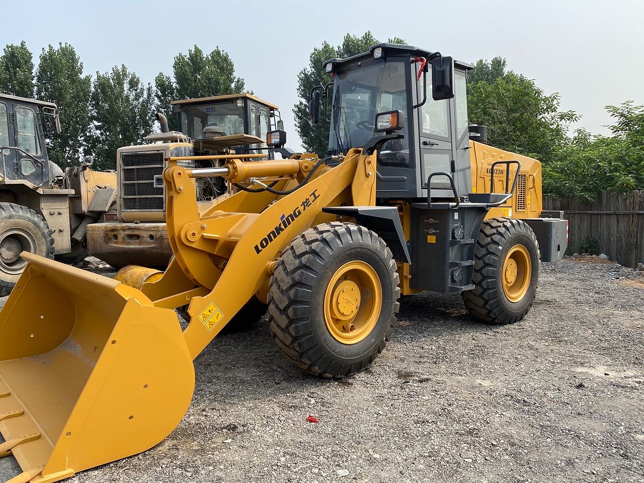 龙工833n装载机