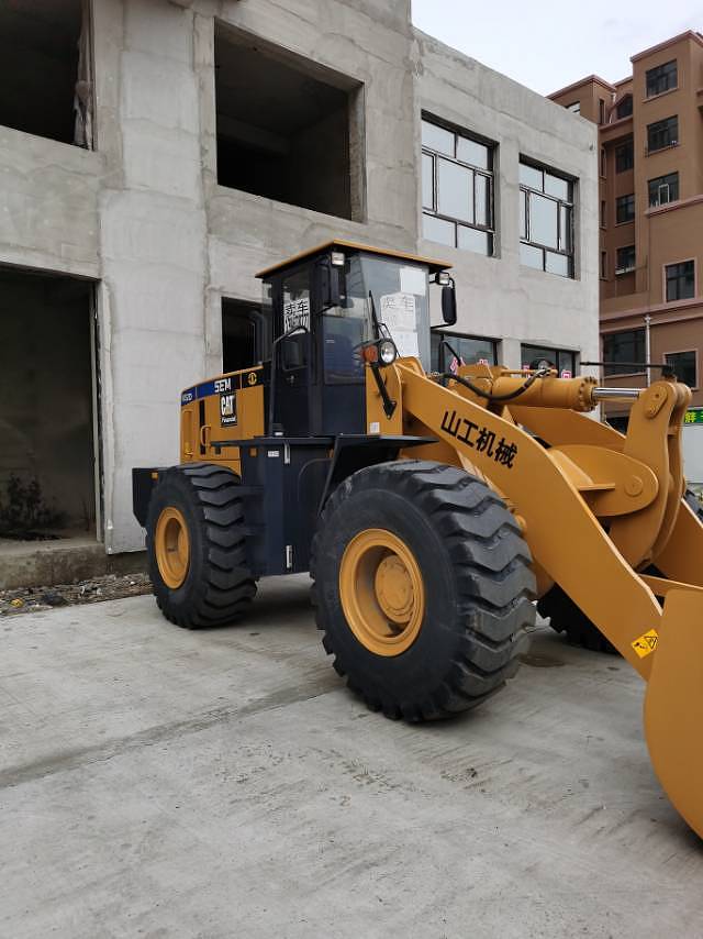山工652d装载机
