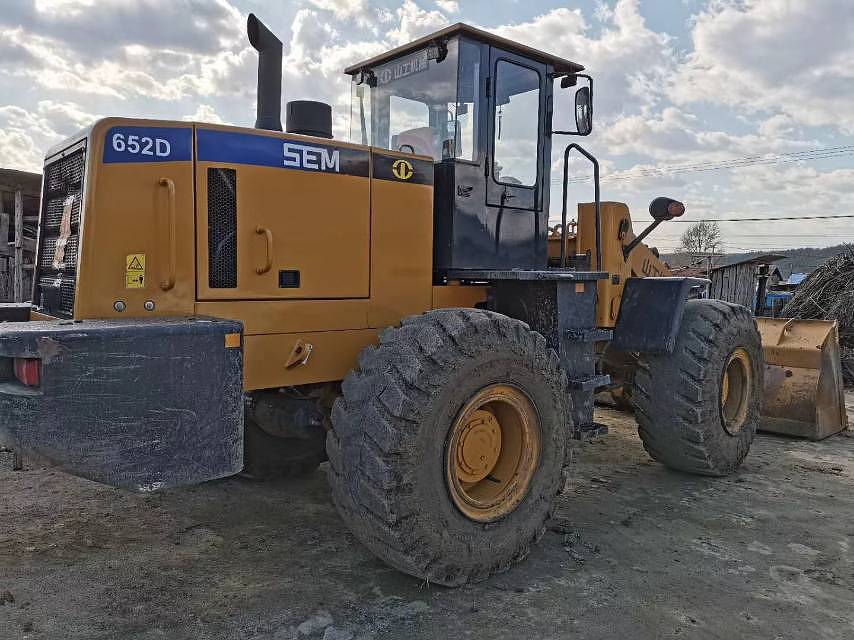 山工652d装载机