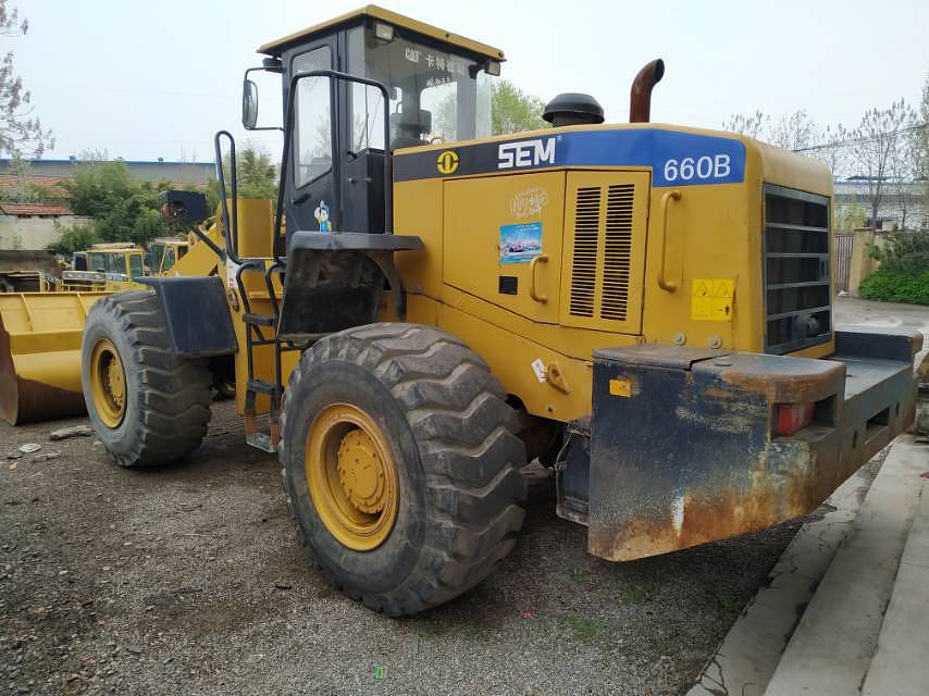 山工60以上装载机