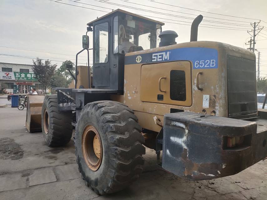 山工652b装载机
