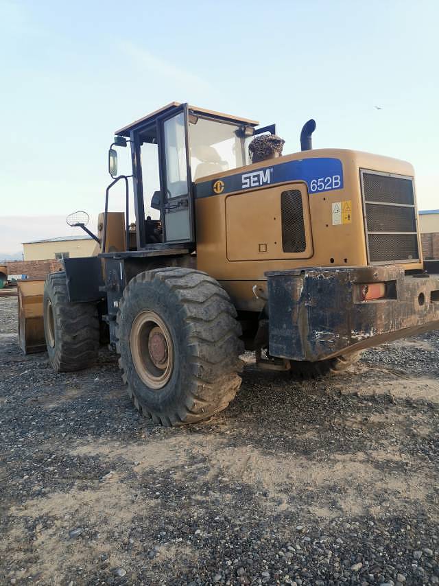 山工652b装载机