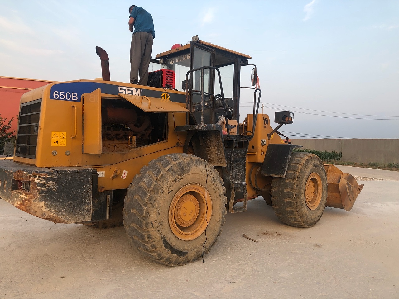 山工650b装载机