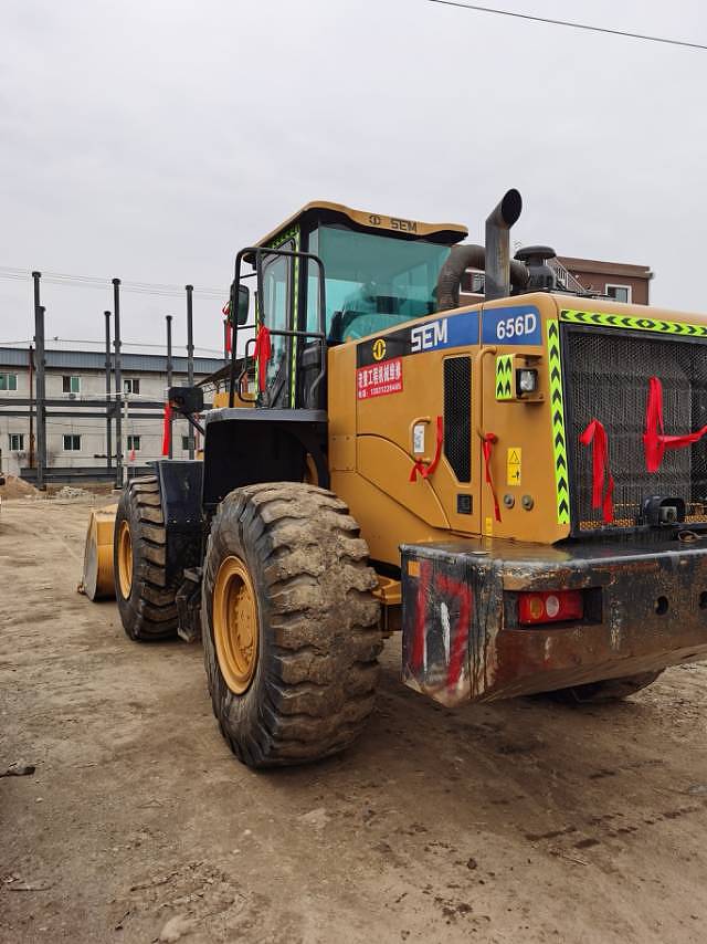山工656d装载机
