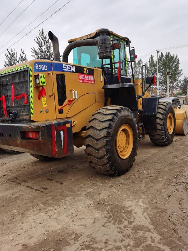 山工656d装载机