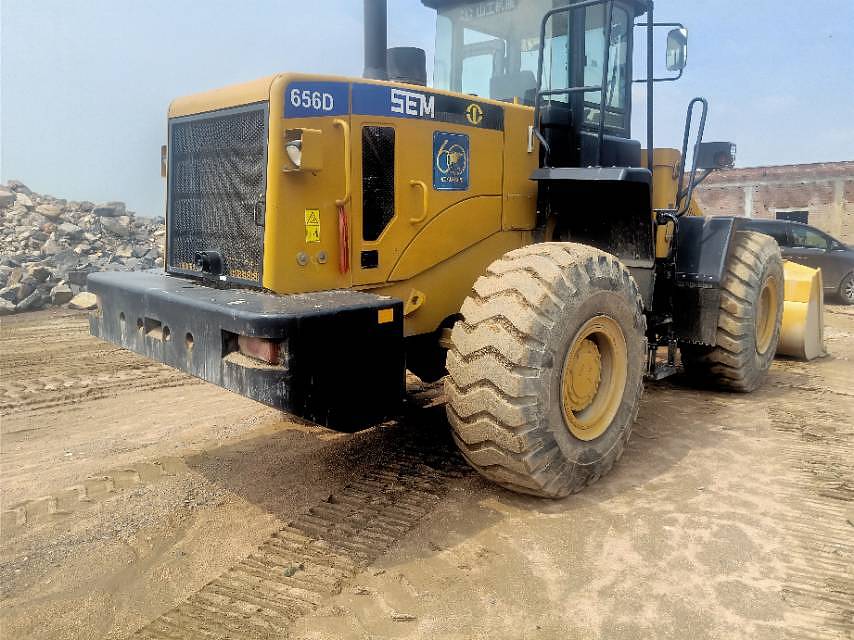山工656d装载机
