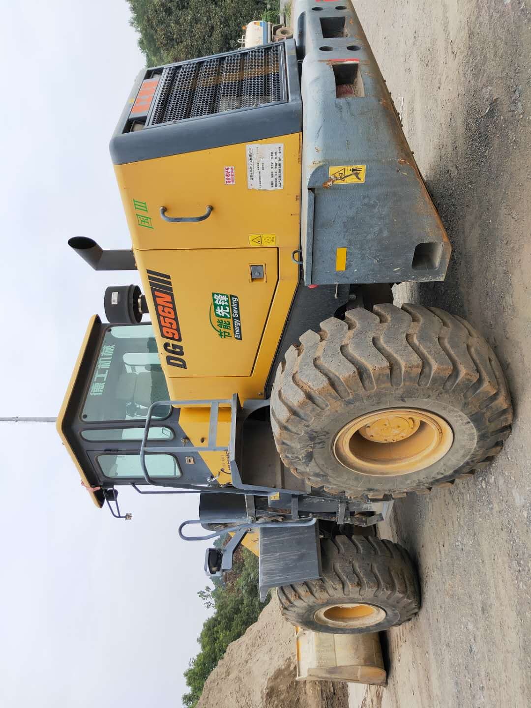 山推50系装载机