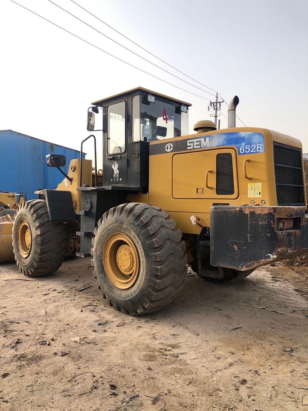 山工652b装载机