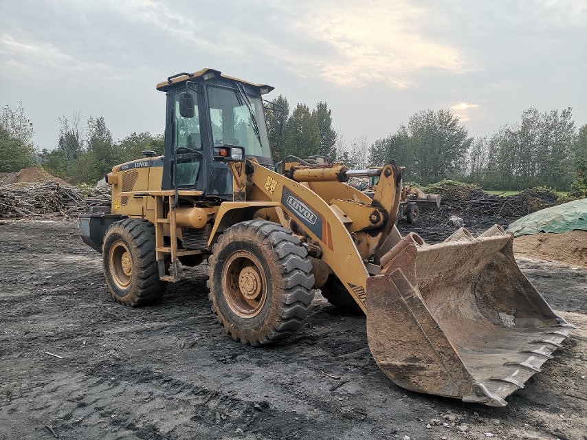 雷沃30系装载机