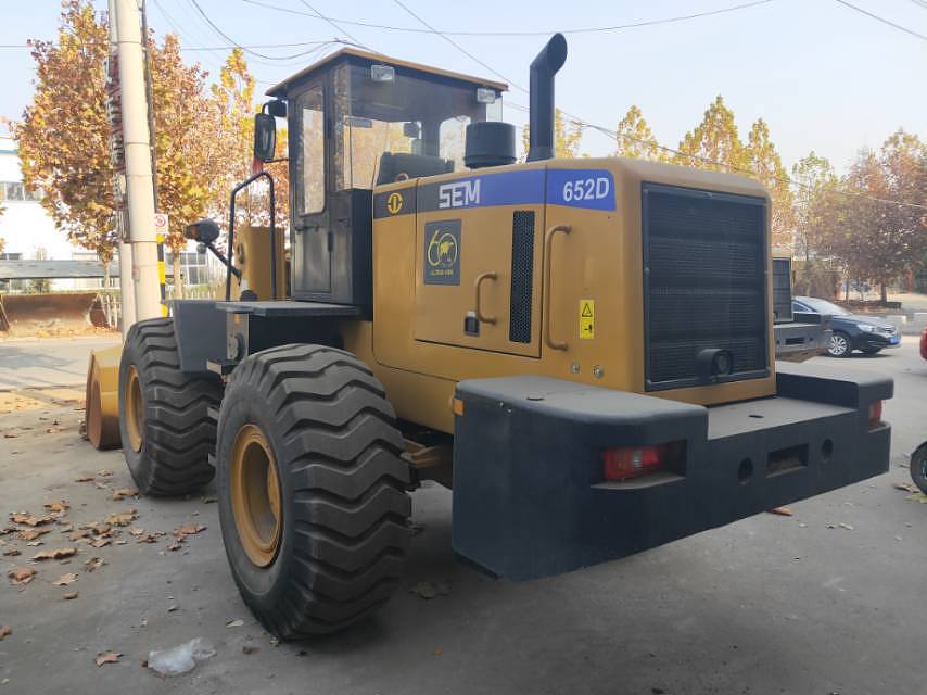 山工652d装载机