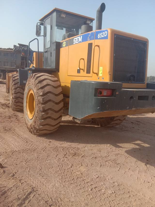山工652d装载机