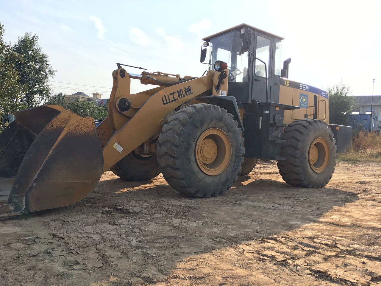 山工652d装载机
