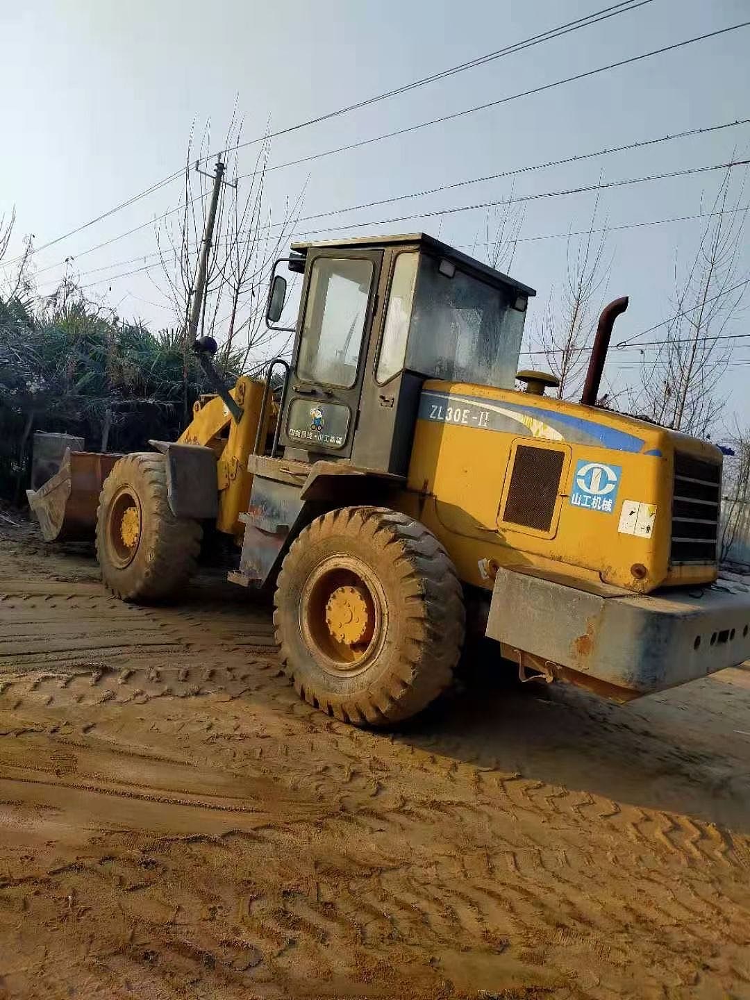 山工30系装载机