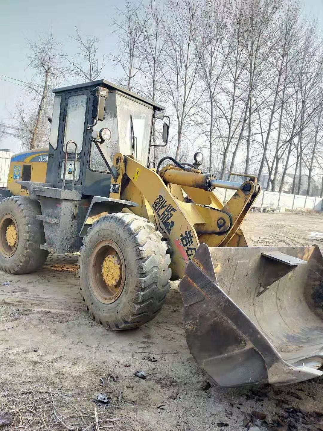 山工30系装载机