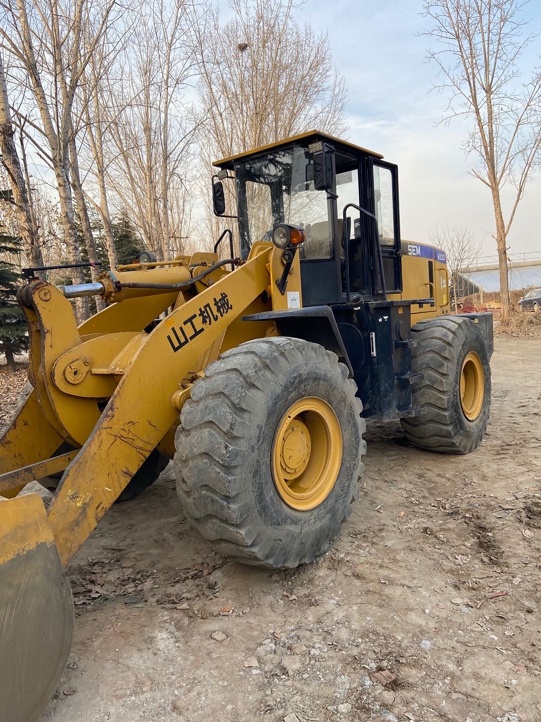 山工652d装载机