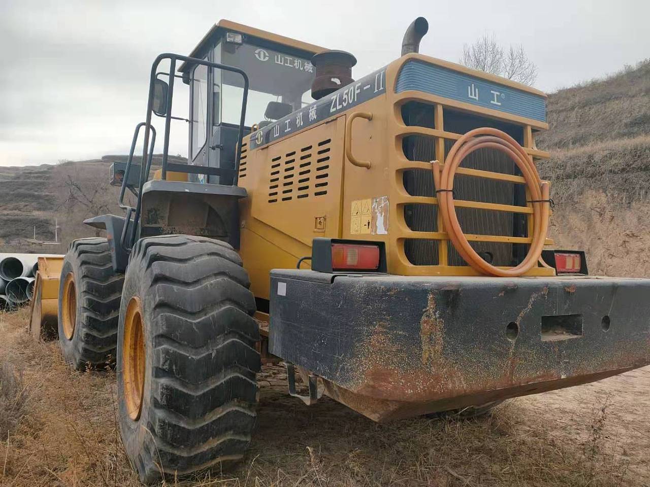 山工50f-2装载机
