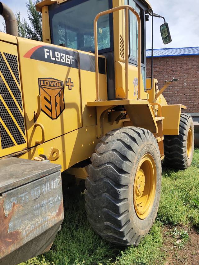 雷沃936装载机