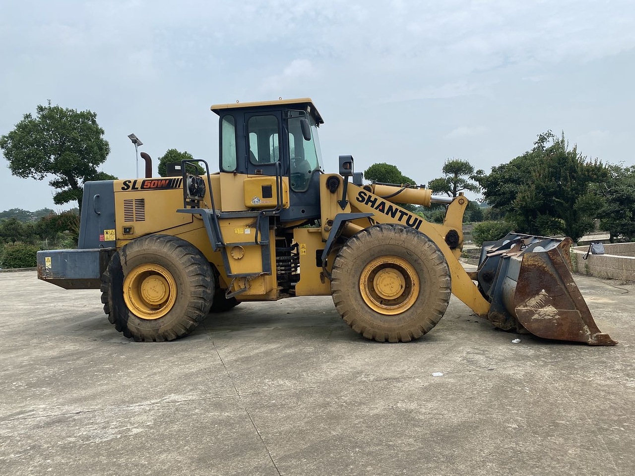 山推50系装载机