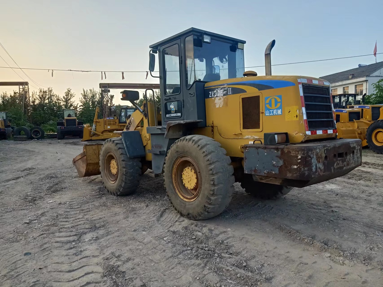 市已售二手山工30e-2装载机_二手山工30e-2装载机价格面议】_铲车圈