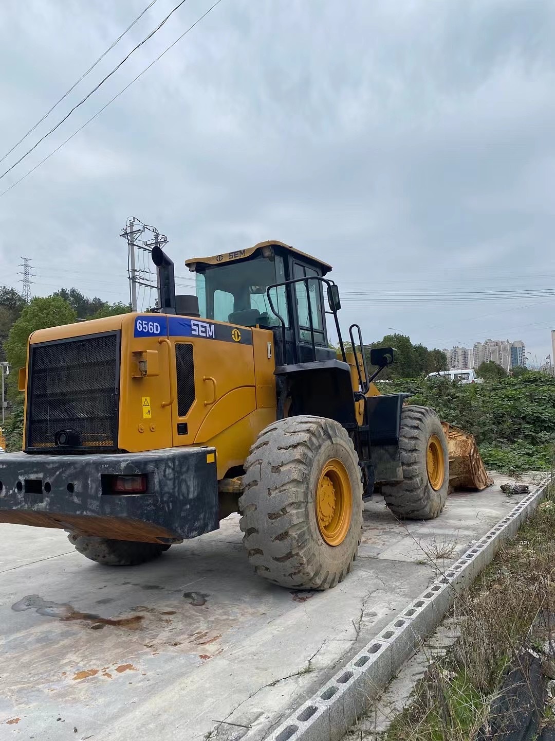 山工656d装载机